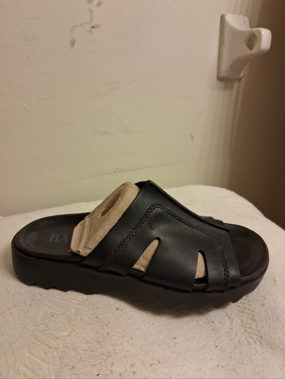 Mens BASS Black Leather Slide Sandals size 7 - Picture 12 of 16